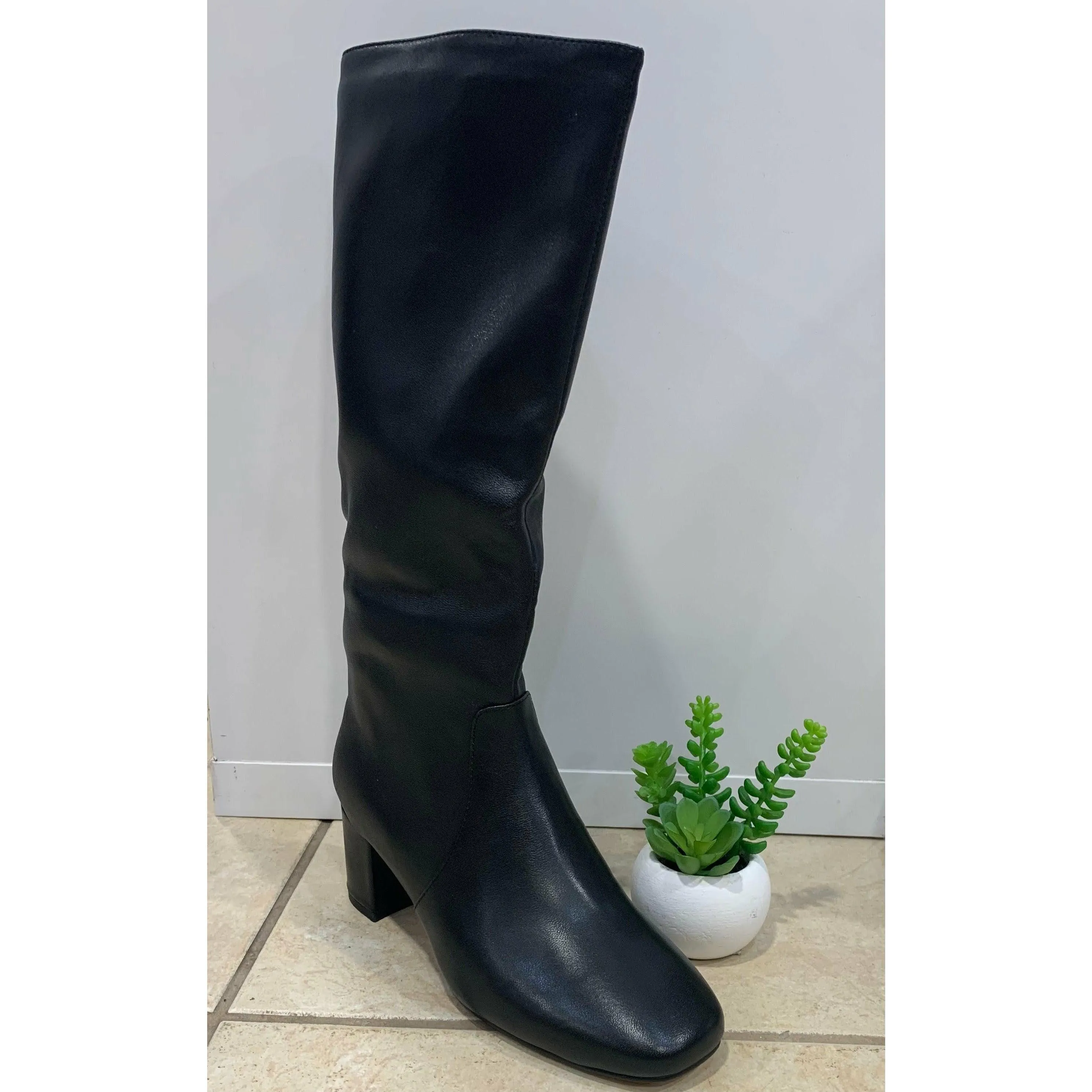 Ililo Boot by Diana Ferrari - Black Leather