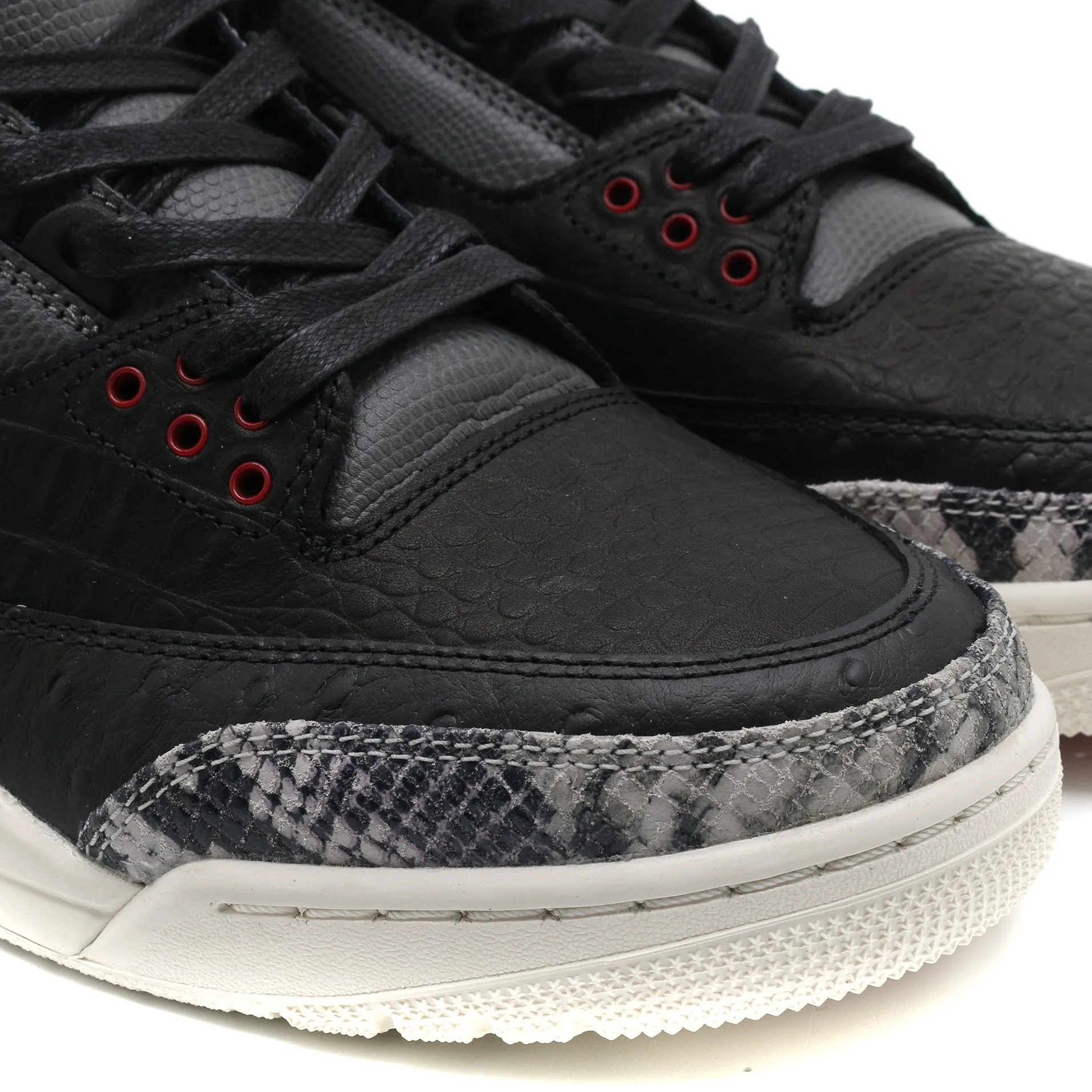 Jordan 3 Retro SE Animal Instinct / Black