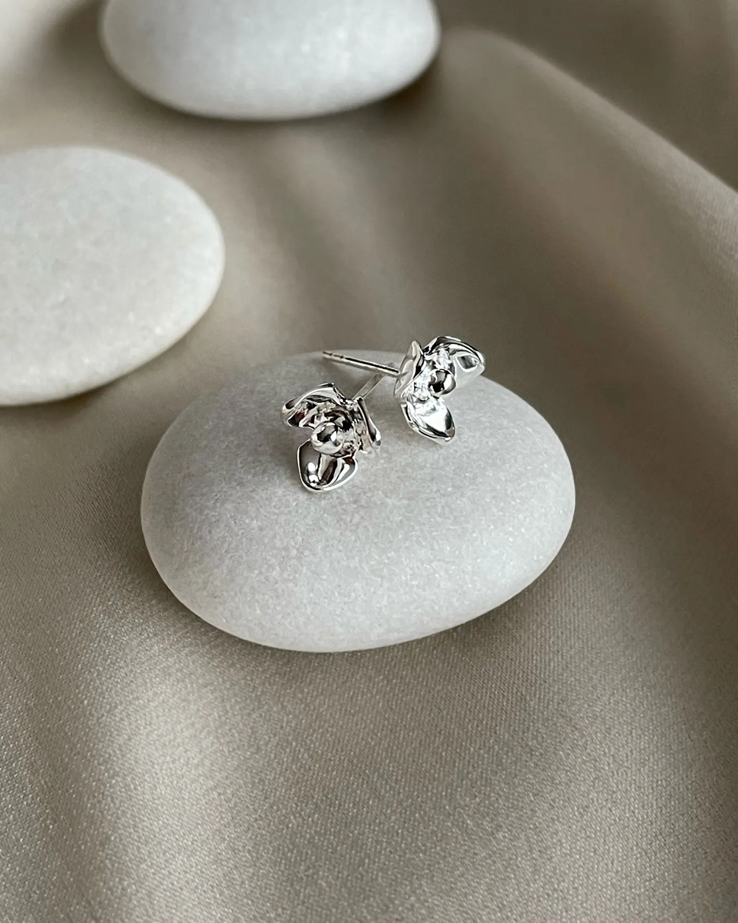 Lotus studs silver