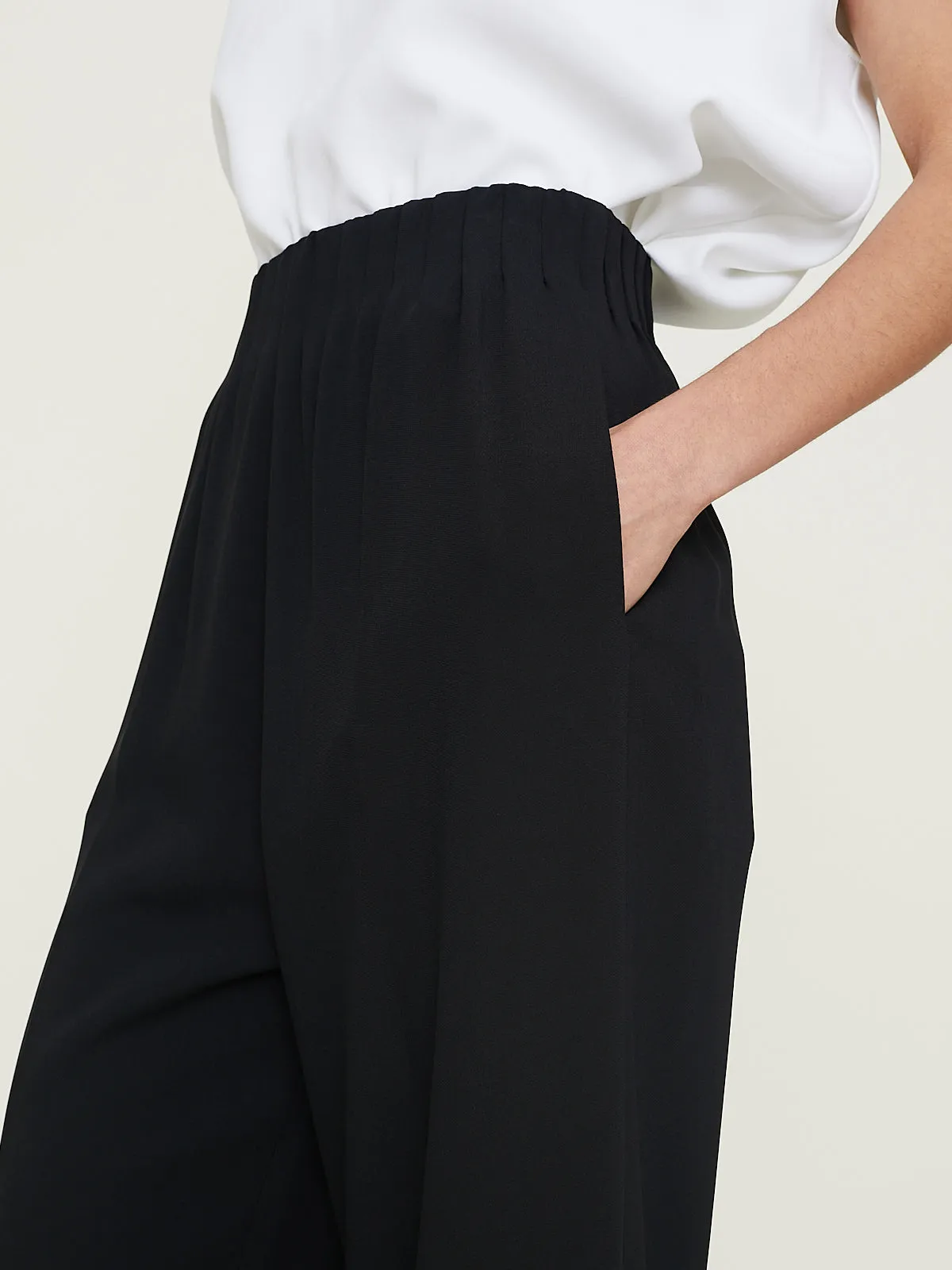 Stylish Maud Black Large Pull-On Comfort Pants for Effortless Chic