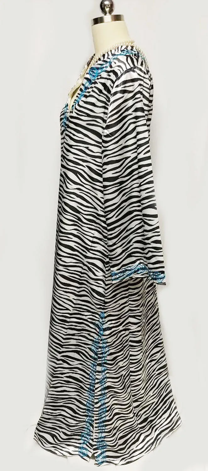 *NEW - NEVER WORN - DRAMATIC IMAN BLACK & WHITE ZEBRA WITH TURQUOISE EMBROIDERY DRESSING GOWN /AT HOME LOUNGER/ CAFTAN / POOL DRESS / EVENING GOWN
