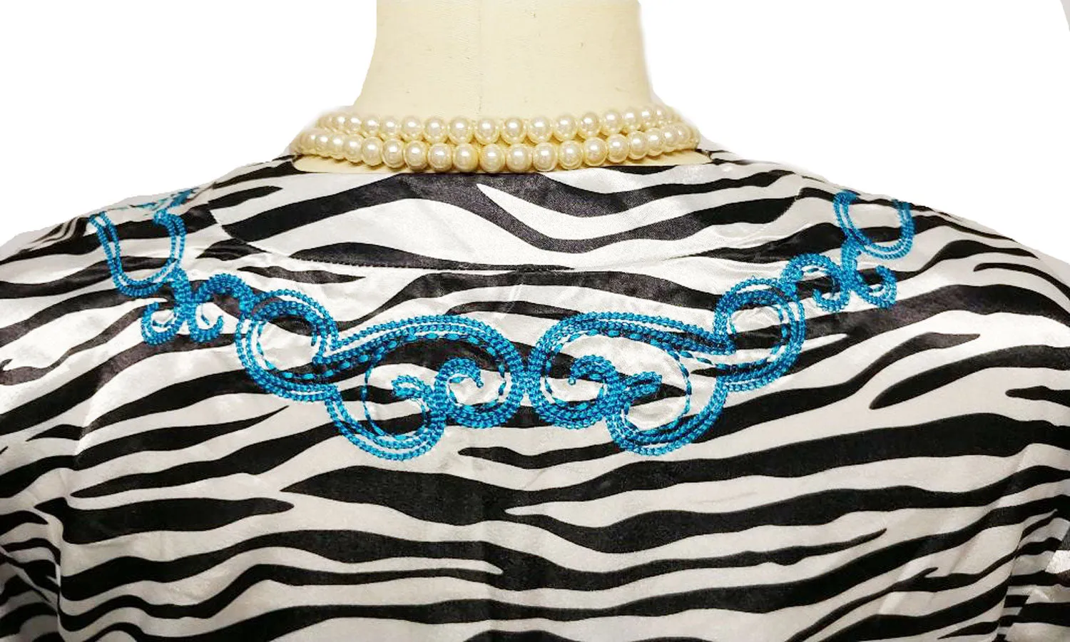 *NEW - NEVER WORN - DRAMATIC IMAN BLACK & WHITE ZEBRA WITH TURQUOISE EMBROIDERY DRESSING GOWN /AT HOME LOUNGER/ CAFTAN / POOL DRESS / EVENING GOWN