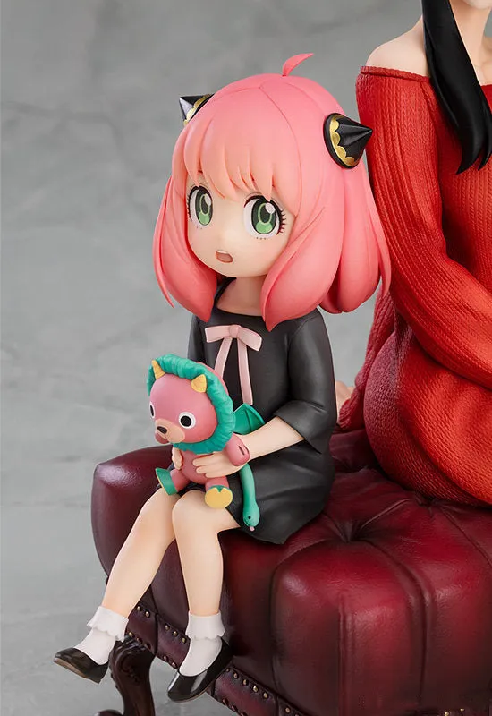 Spy x Family Anya and Yor PVC Figure – 15 cm Sofa Sitting Pose, Adorable Mother-Daughter Moment