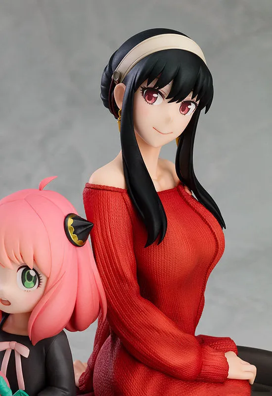 Spy x Family Anya and Yor PVC Figure – 15 cm Sofa Sitting Pose, Adorable Mother-Daughter Moment